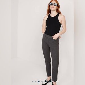 NWT Old Navy Pixie Pant